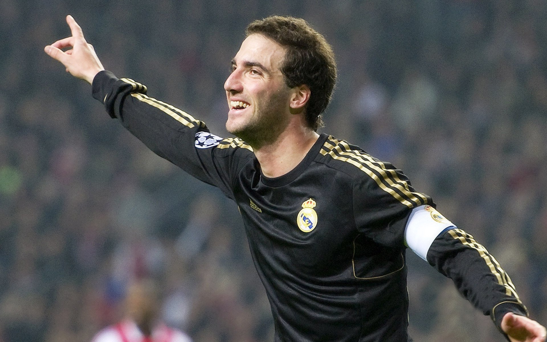 曼联对卡迪夫城展开对决，实力争夺，曼联前瞻_渴望反弹施压曼城 卡瓦尼能否再造神作